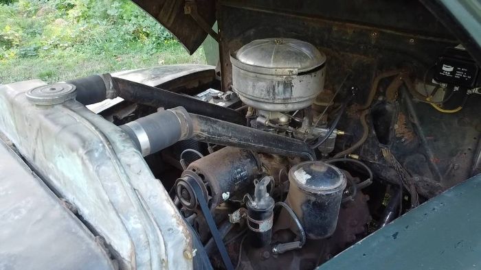 Unknown-Truck-1946-Green-3