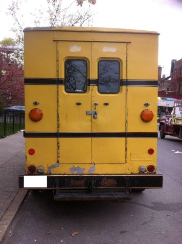Unknown-Truck-1971-Yellow-1