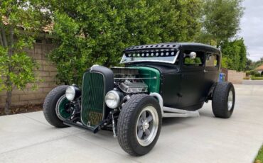 Unknown-Tudor-1930-Black-18