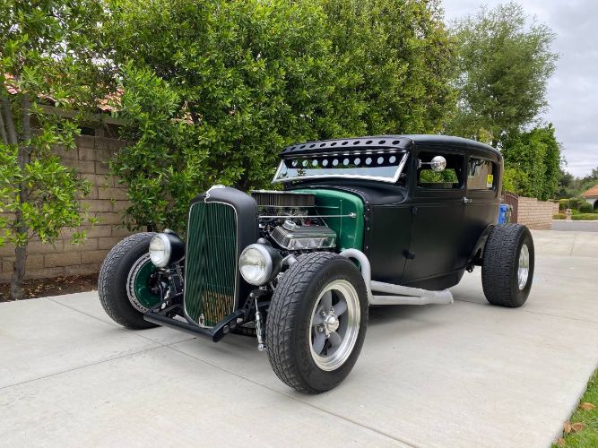 Unknown-Tudor-1930-Black-18