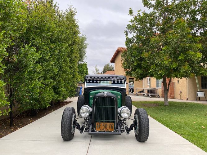 Unknown-Tudor-1930-Black