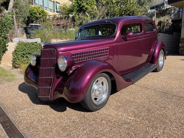 Unknown-Tudor-1935-purple-tan-16