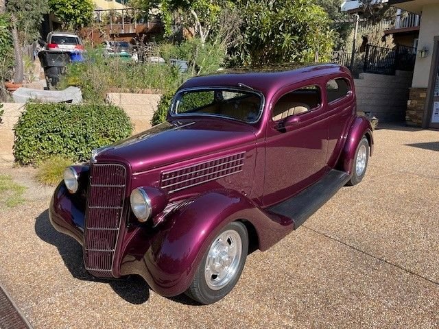 Unknown-Tudor-1935-purple-tan-6