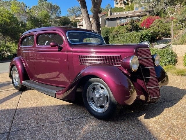 Unknown-Tudor-1935-purple-tan