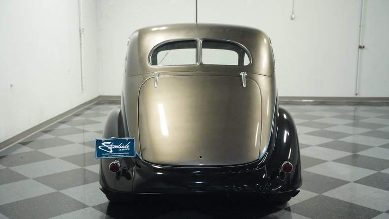 Unknown-Tudor-1937-Black-Caramel-15