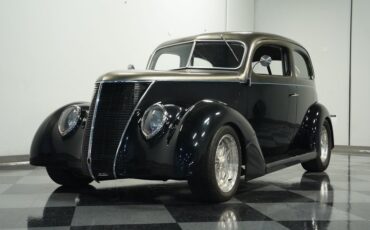 Unknown-Tudor-1937-Black-Caramel-20
