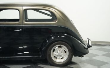 Unknown-Tudor-1937-Black-Caramel-23