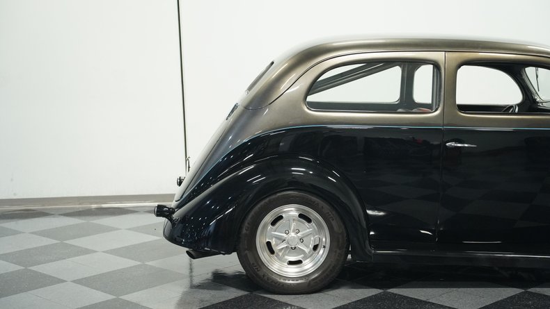 Unknown-Tudor-1937-Black-Caramel-26