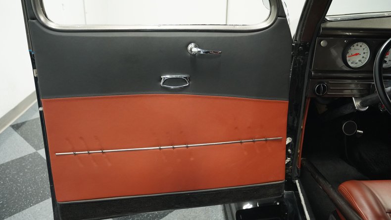 Unknown-Tudor-1937-Black-Caramel-31