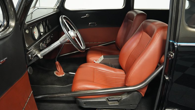 Unknown-Tudor-1937-Black-Caramel-32