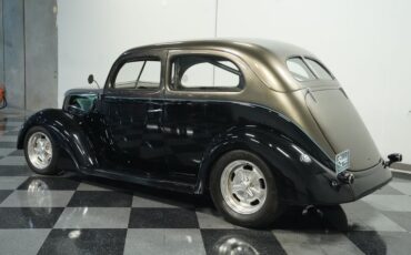 Unknown-Tudor-1937-Black-Caramel