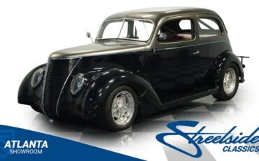 Unknown-Tudor-1937-Black-Caramel-42