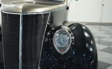Unknown-Tudor-1937-Black-Caramel-45