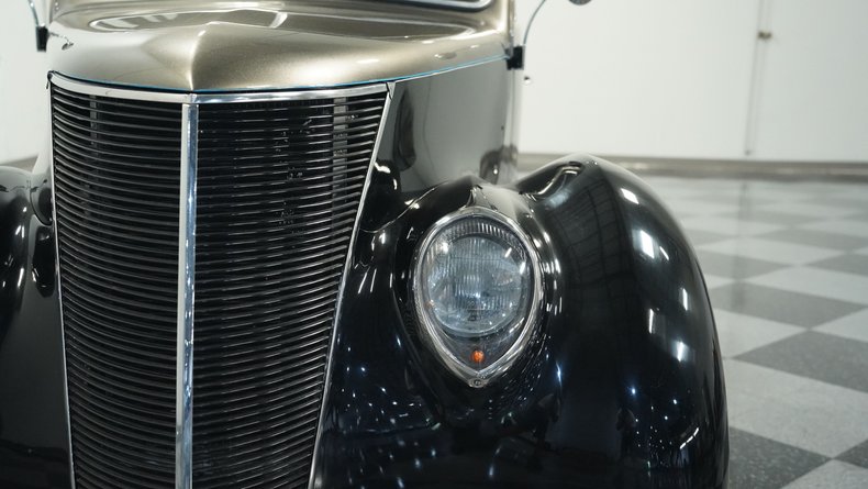 Unknown-Tudor-1937-Black-Caramel-45