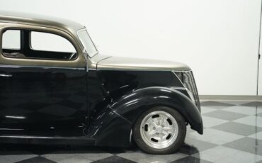 Unknown-Tudor-1937-Black-Caramel-48