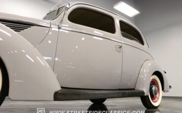 Unknown-Tudor-1938-Gray-Tan-21
