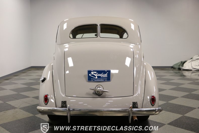 Unknown-Tudor-1938-Gray-Tan-25