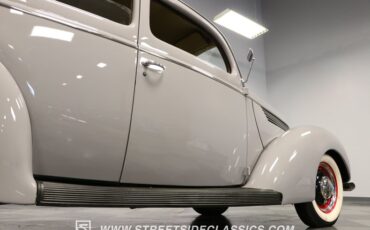 Unknown-Tudor-1938-Gray-Tan-28