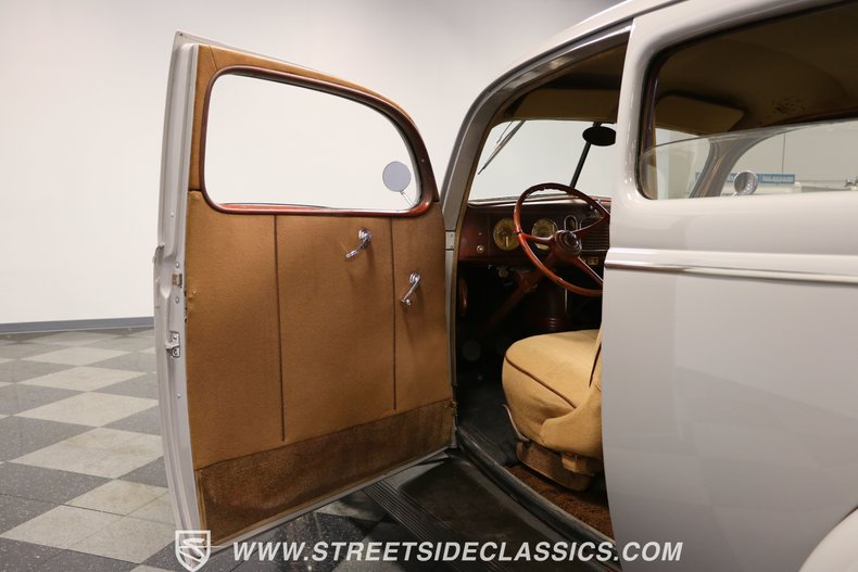 Unknown-Tudor-1938-Gray-Tan-41