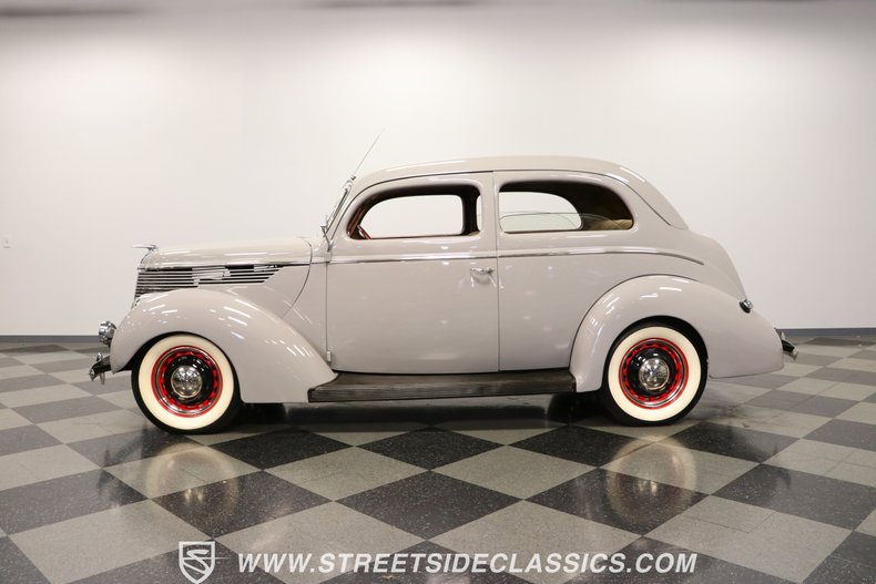Unknown-Tudor-1938-Gray-Tan-7
