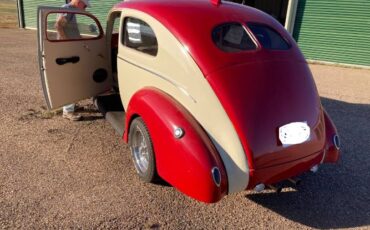 Unknown-Tudor-1939-Two-Tone-1