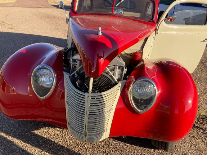 Unknown-Tudor-1939-Two-Tone-7