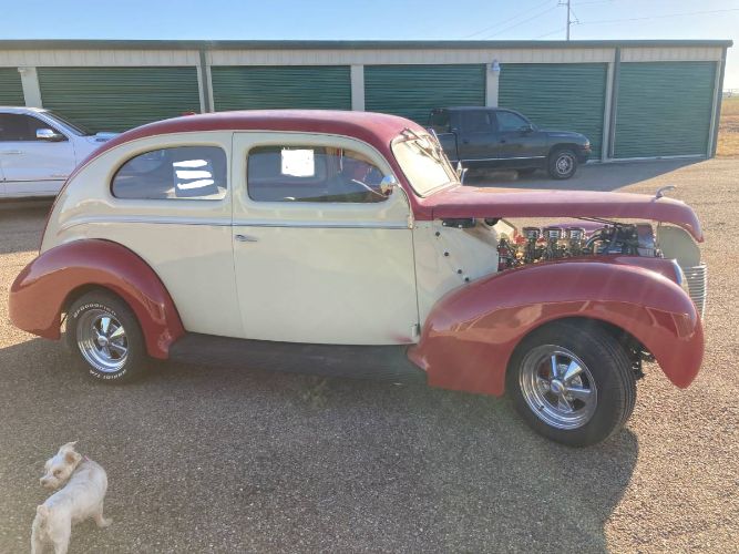 Unknown-Tudor-1939-Two-Tone