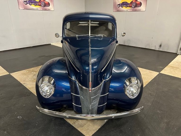 Unknown-Tudor-1940-Blue-TanGray-11