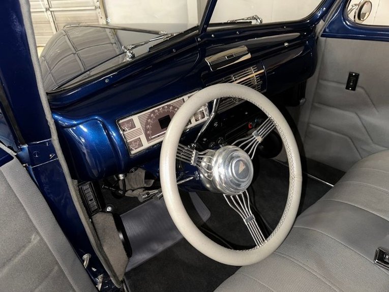 Unknown-Tudor-1940-Blue-TanGray-12