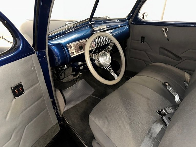 Unknown-Tudor-1940-Blue-TanGray-18