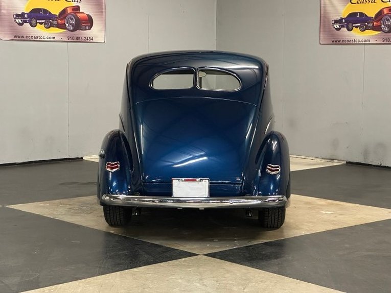 Unknown-Tudor-1940-Blue-TanGray-20