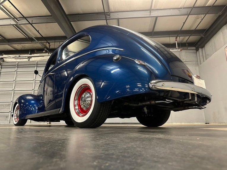 Unknown-Tudor-1940-Blue-TanGray-24