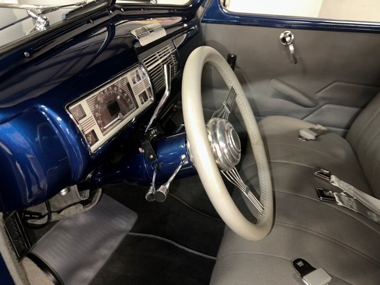 Unknown-Tudor-1940-Blue-TanGray-3