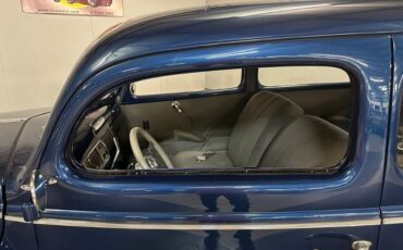 Unknown-Tudor-1940-Blue-TanGray-30