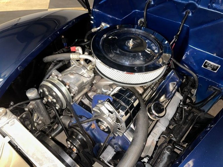 Unknown-Tudor-1940-Blue-TanGray-44