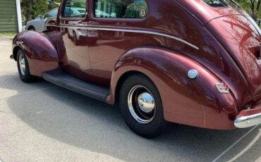 Unknown-Tudor-1940-Burgundy-Beige-1