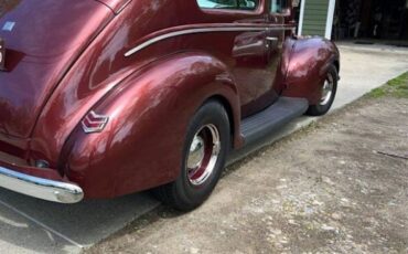 Unknown-Tudor-1940-Burgundy-Beige-2
