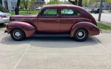 Unknown-Tudor-1940-Burgundy-Beige-3