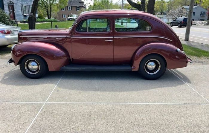Unknown-Tudor-1940-Burgundy-Beige-3