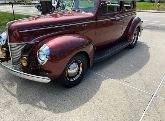 Unknown-Tudor-1940-Burgundy-Beige-4