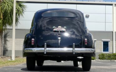 Unknown-Tudor-1941-Black-Red-ampamp-White-10