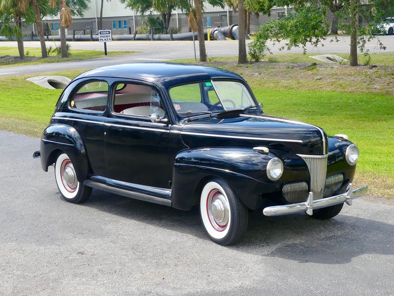 Unknown-Tudor-1941-Black-Red-ampamp-White-12