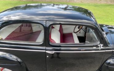 Unknown-Tudor-1941-Black-Red-ampamp-White-17