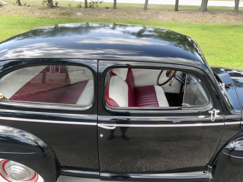 Unknown-Tudor-1941-Black-Red-ampamp-White-17