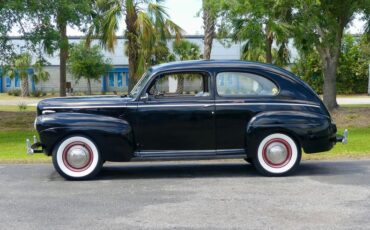 Unknown-Tudor-1941-Black-Red-ampamp-White-23