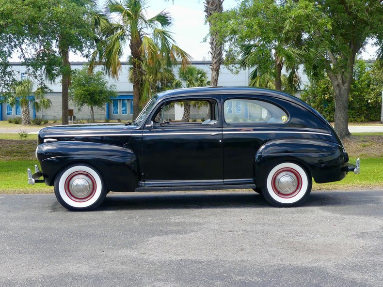 Unknown-Tudor-1941-Black-Red-ampamp-White-23
