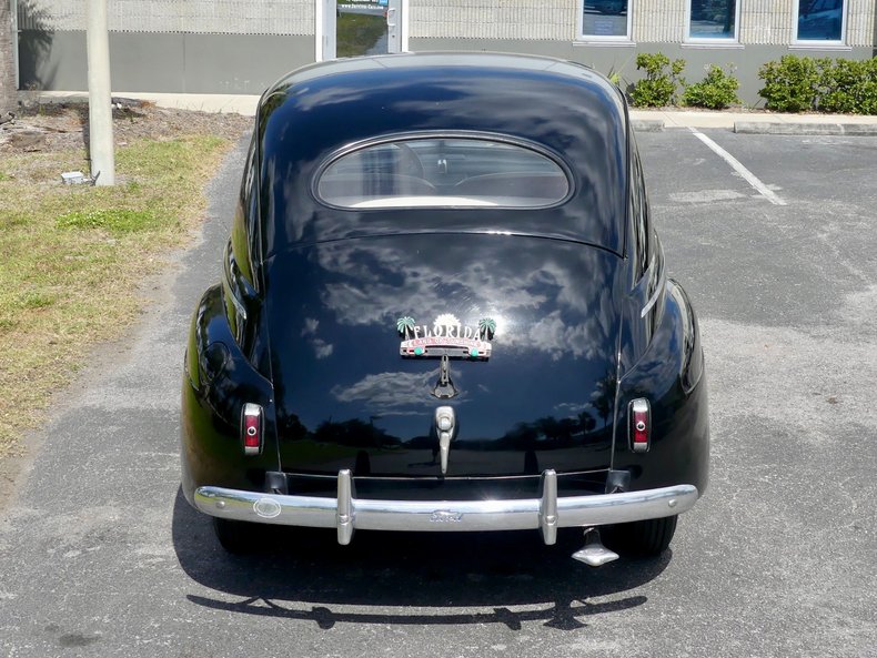 Unknown-Tudor-1941-Black-Red-ampamp-White-26