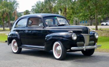 Unknown-Tudor-1941-Black-Red-ampamp-White-29