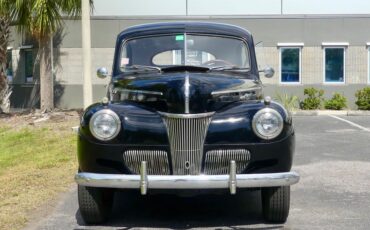 Unknown-Tudor-1941-Black-Red-ampamp-White-30