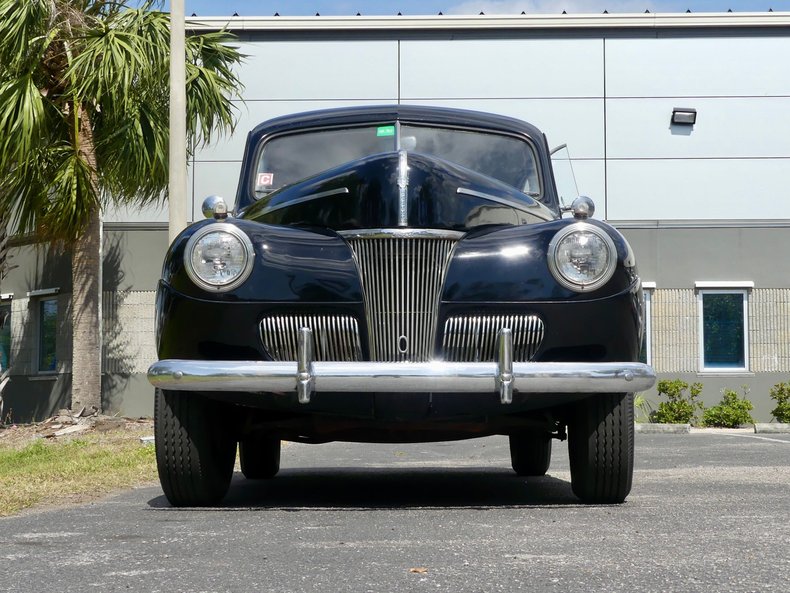 Unknown-Tudor-1941-Black-Red-ampamp-White-32